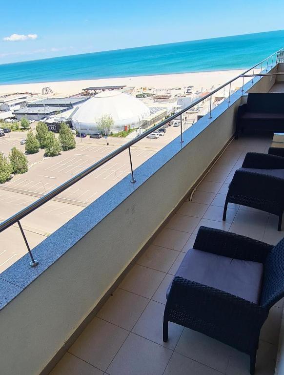 Seaview Cancun Apartments Summerland Mamaia Exterior photo